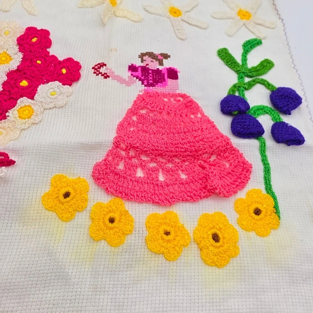 Vintage Handmade Crochet Southern Belle Flower Sampler Wall Hanging 12x12 N4